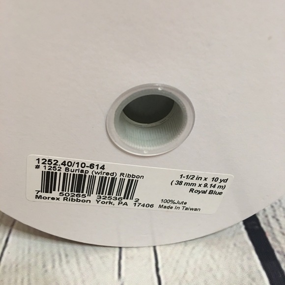 Royal Blue Burlap Wired Ribbon, 1,5 in x 10 yards - Picture 4 of 4